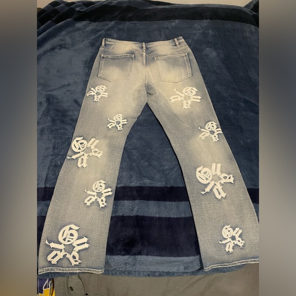 Embroidered Ripped Jeans - Picture 3 of 8